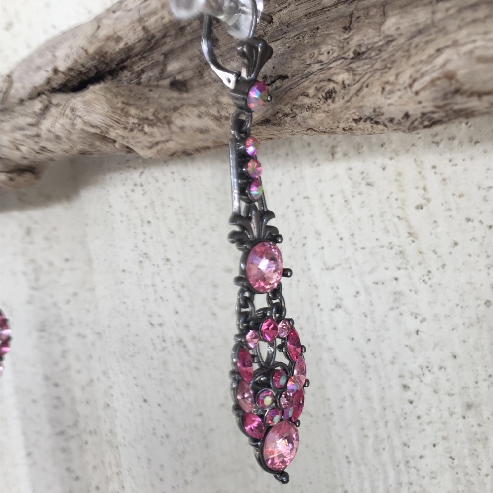 Amazing earrings! - Picture 2 of 3